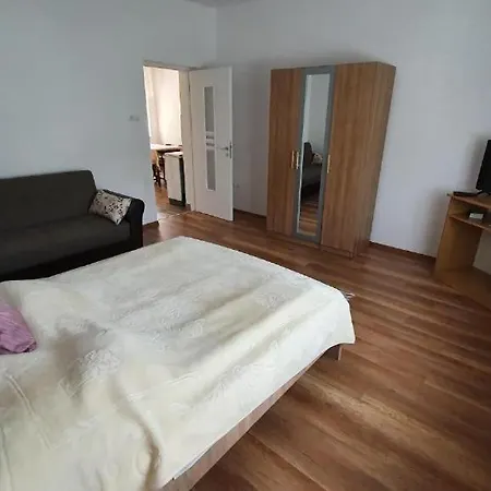 Junior - Apartment *